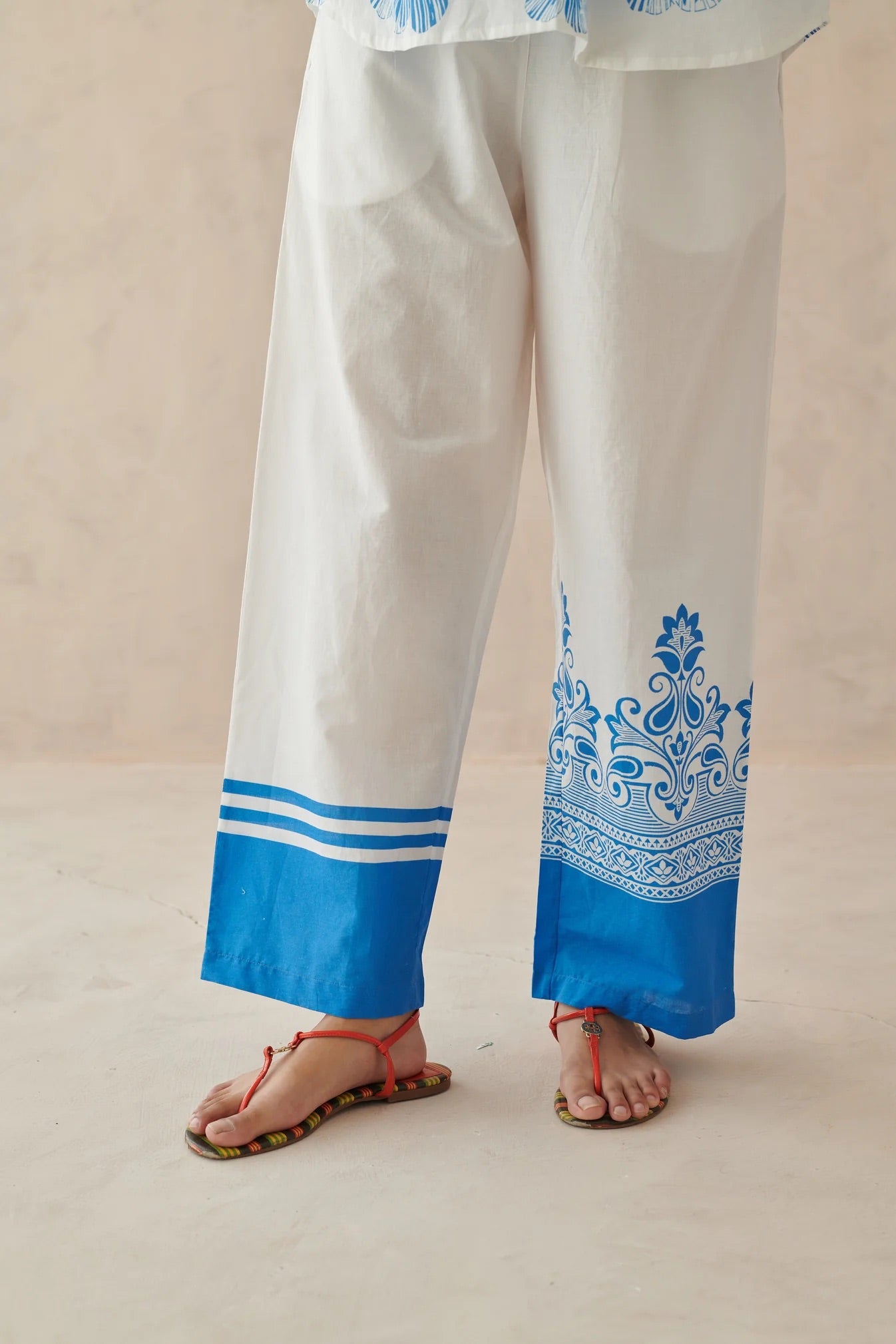 Glide White Border Print Pants